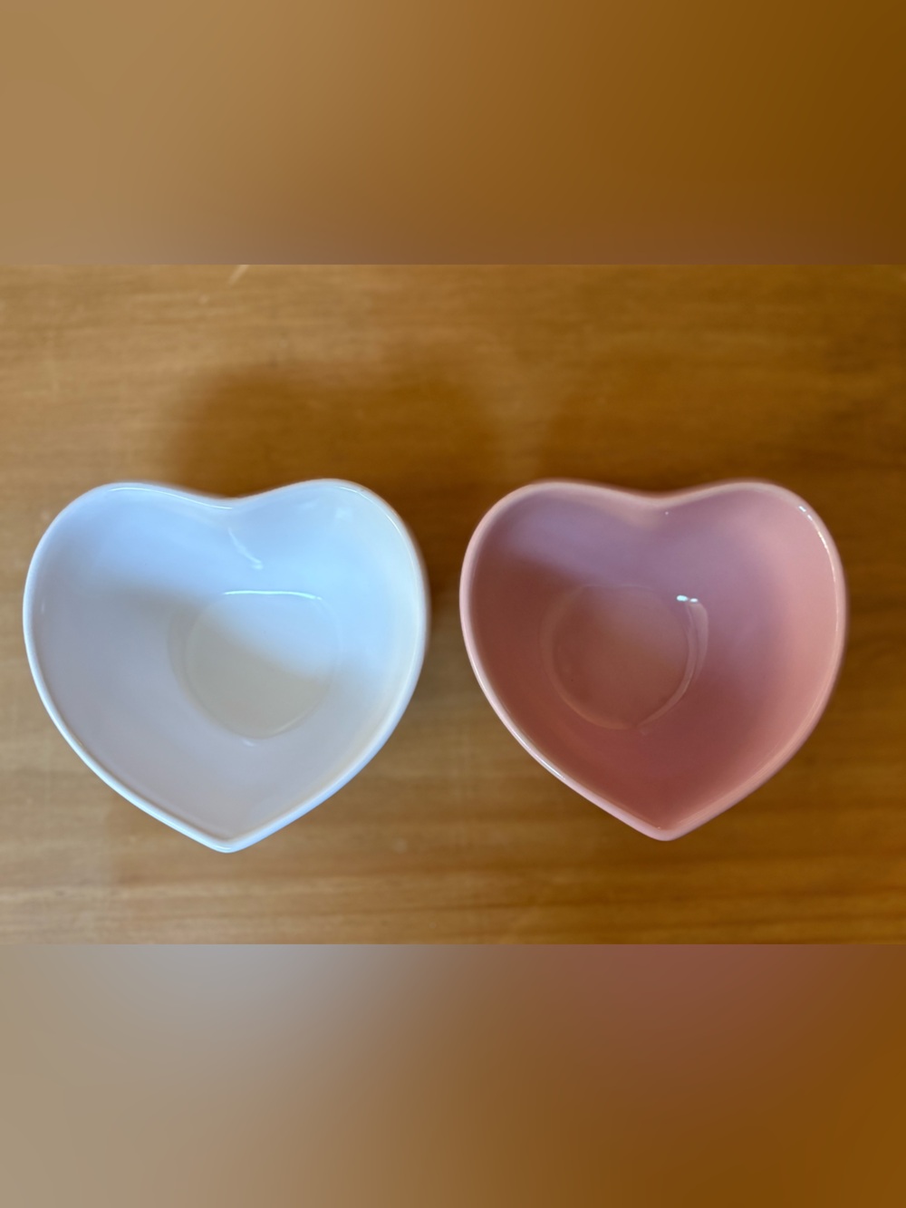 Tag Heart-Shaped Ceramic Bowls - White & Pink